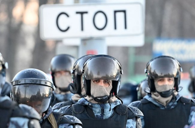 Корреспондент «60 минут» заявил, что обстановка у Мосгорсуда спокойная. В это время собравшихся там задерживали сотнями - «Антифейк»