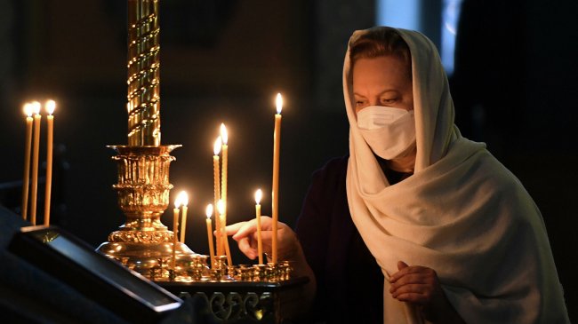 РПЦ не планирует ослабления антивирусных мер в храмах - «Религия»