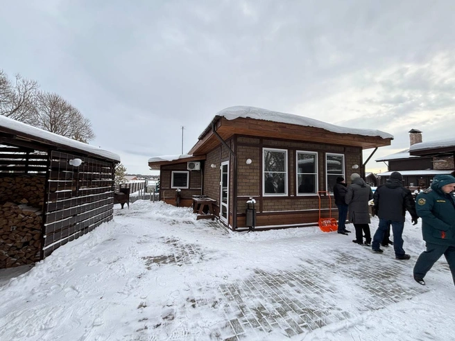Прокуратура потребовала от загородного комплекса снести виллы, бани и беседки на берегу озера под Челябинском - «Новости бизнеса»
