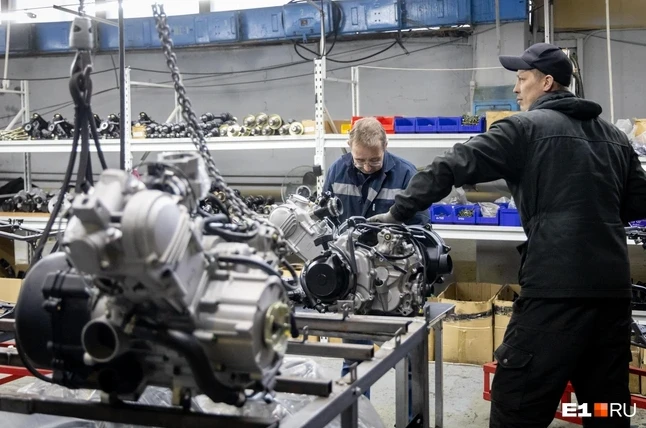 «Хорошо, что вообще работаем». Как в России выживает легендарный мотоциклетный завод - «Новости бизнеса»