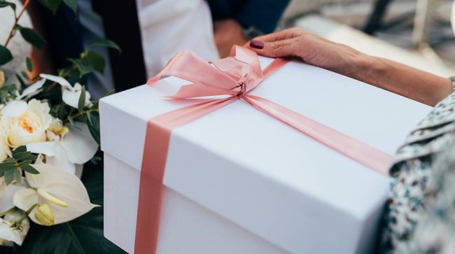 Мурог: В законе РФ нужно ввести понятие «подарок в знак признательности» учителям - «Новости»