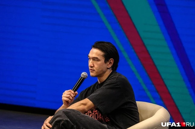 Огромный особняк, элитные авто и миллионные гонорары? На чём разбогател комик Сабуров, которому запретили въезд в Россию на 50 лет - «Новости бизнеса»